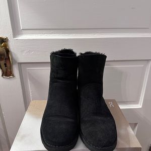 UGG Naiyah Black Ankle boot US 9
